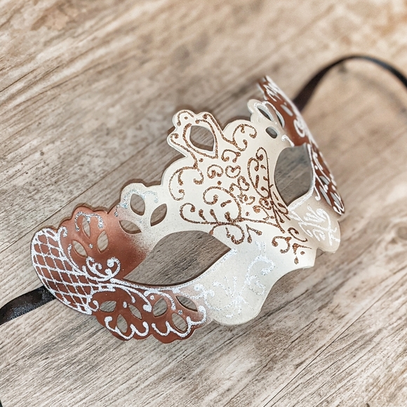 Ladies Masquerade Mask in Rose Gold & Ivory Crème | Mardi Gras Mask - Picture 2 of 6